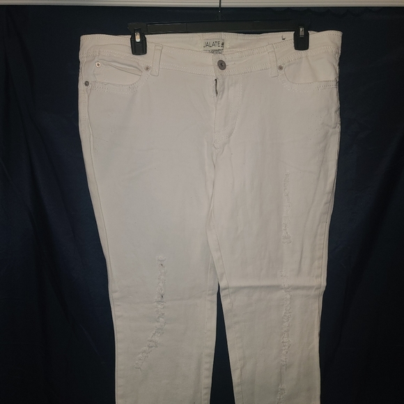Jalate White Jeans - Picture 2 of 7